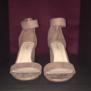 MAUVE WITH GOLD HEELS